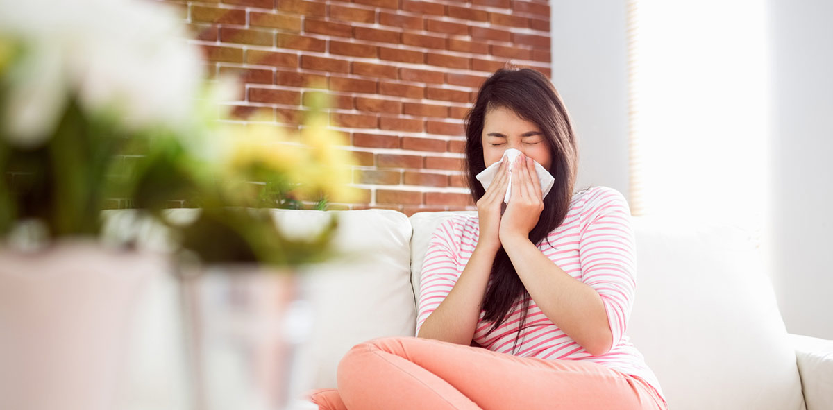 St. Louis woman with allergies